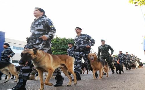 Cerimônia de formatura foi realizada na tarde de ontem em frente ao Comando Geral da PM (Foto: Antonio Diniz)