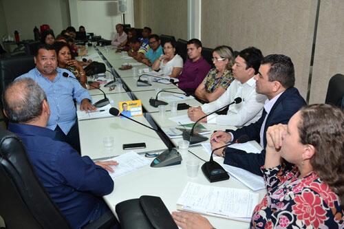Reunião definiu que todos os representantes de comissão irão apresentar sugestões até do dia 21 deste mês (Foto: H. Emiliano)