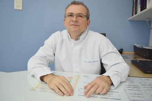 Para o cirurgião dentista João Batista, é importante que a parte odontológica não seja menosprezada na hora de uma avaliação médica (Fotos Divulgação)