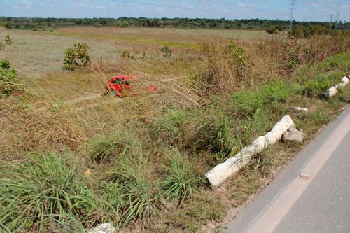 Todos os passageiros foram socorridos e não ficaram feridos com gravidade (Foto: Wenderson de Jesus)