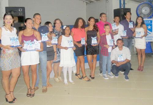 Melhores atletas do ano foram premiados na noite de terça-feira pela Fedar (Foto: Divulgação)