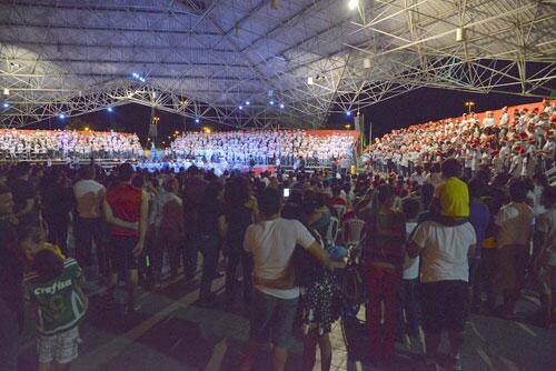Coral de Mil Vozes com o tema “O Menino e o Barquinho” Conto cantado de Natal (Fotos: Secom/RR)