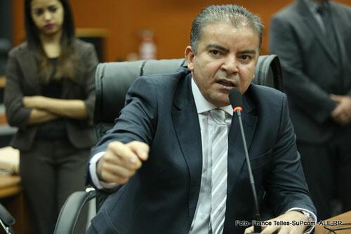 Deputado Brito Bezerra foi o relator do projeto (Foto: SupCom/ALE-RR)