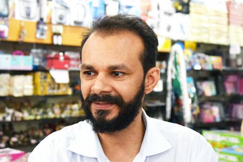 Gerente Maciel Lima contabilizou aumento de quase 10% nas vendas de dezembro (Foto: Rodrigo Sales)