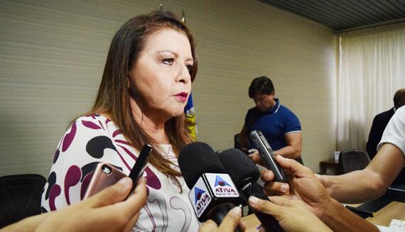 Governadora Suely Campos deu coletiva na tarde de ontem para anunciar as mudanças (Foto: Rodrigo Sales)
