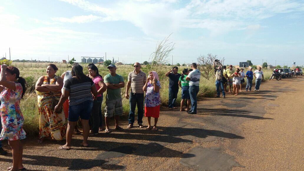 Em busca de informações, familiares lotam imediação da Pamc (Foto: Rodrigo Sales)