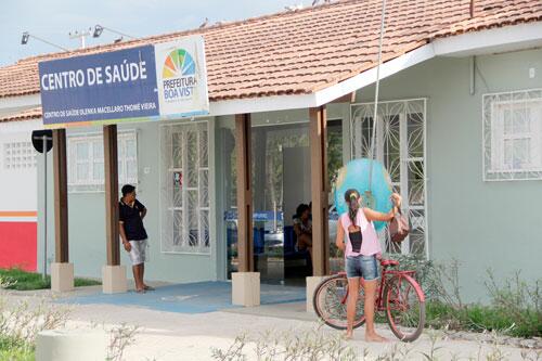 Centro de Saúde Olenka Macellaro, no bairro Caimbé, agora atende até meia noite (Foto: Wenderson Jesus)