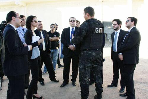 Procuradores fizeram uma visita de inspeção no presídio onde ocorreu morte de 33 presos (Foto: Divulgação)