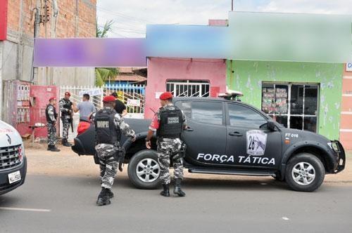 A negociação para liberação do refém durou cerca de 40 minutos (Foto: Diane Sampaio)