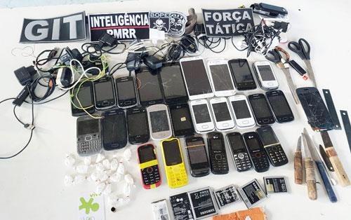 Uma das apreensões feitas durante revista na Penitenciária Agrícola de Monte Cristo (Foto: Divulgação)