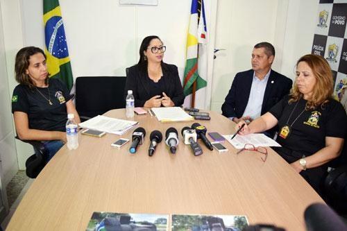 Responsáveis pela Operação Jatevu explicam para a imprensa como foi a ação policial (Foto: Divulgação)