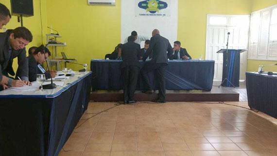 Apreciação do projeto, na Câmara dos Vereadores, chegou a ser adiada (Foto: Divulgação)
