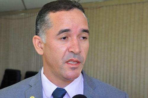Deputado Valdenir Ferreira fazia parte de um grupo que dá apoio ao governo (Foto: Arquivo/Folha)