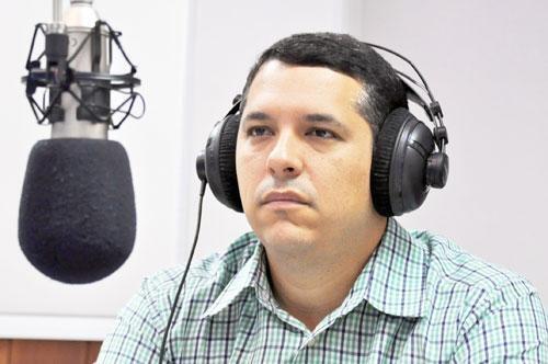 Segundo o gerente de Defesa Vegetal da Aderr, Carlos Terrosi, decisão está nas mãos do Ministério da Agricultura (Foto: Diane Sampaio)