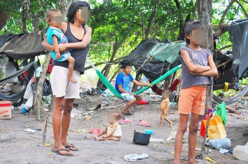 Famílias indígenas sobrevivem catando lixo nas ruas e feiras de Boa Vista (Foto: Diane Sampaio)