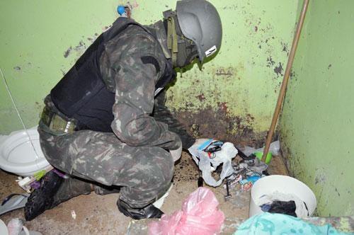 Enquanto não iniciam combate ao narcotráfico nas áreas de fronteira, militares têm atuado nas unidades prisionais do Estado (Foto: Divulgação/Exército)