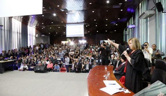Desembargadora Elaine Cristina Bianchi: “Agora podemos mostrar para o Brasil que é possível ter um Judiciário comandado por uma mesa diretora eleita”(Foto: Antonio Diniz)