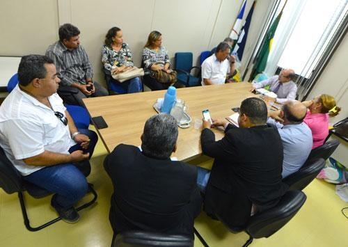 Cooperativas relatam que venezuelanos têm burlado a legislação na fronteira, transportando mercadorias (Foto: Fernando Oliveira)
