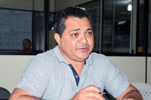 Coordenador de DST/AIDS do município, Sebastião Diniz: “Preocupação tem sido em conscientizar os jovens” (Foto: Antônio Carlos)