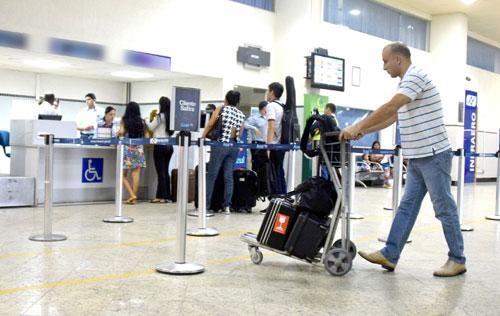 A nova regra de cobrança de bagagem valerá apenas para quem comprar a passagem a partir do dia 14 de março (Foto: Antonio Carlos)