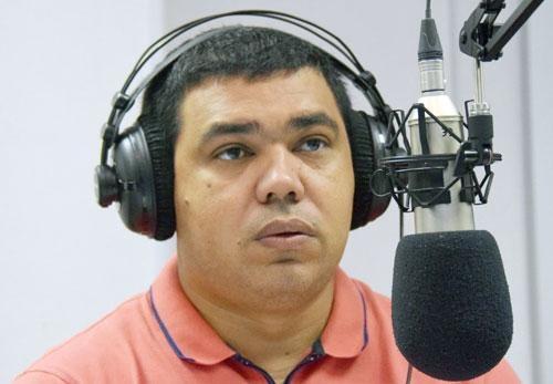 Sampaio acredita que aqueles que se sentem injustiçados com a medida devem levar a sua indignação às ruas e cobrar posicionamento dos representantes políticos (Foto: Diane Sampaio)