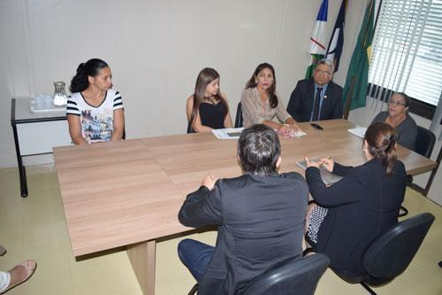 Representantes de sindicatos durante reunião para tratar do plano de saúde da Unimed (Foto: Antônio Carlos)