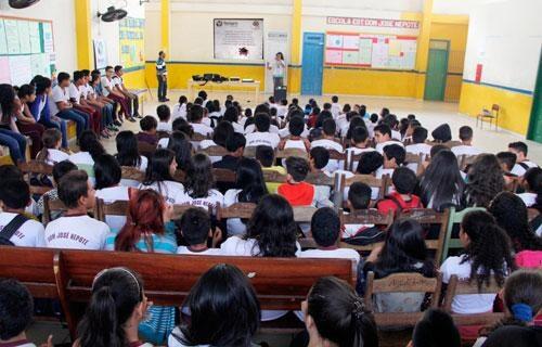 Estudantes participaram de atividades que exigiram reflexão sobre o uso racional da água (Foto: Wenderson de Jesus)