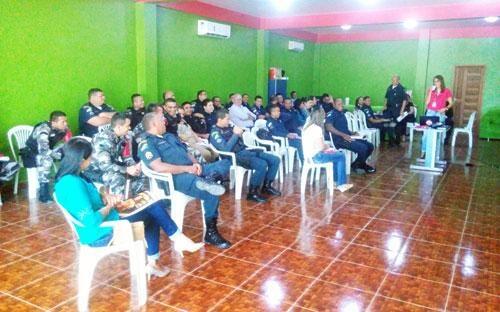 Policiais receberam orientações sobre a criação de uma polícia para tratar de violência doméstica (Foto: Divulgação)