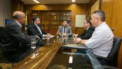 Secretários estaduais estiveram reunidos com o secretário Executivo do Ministério da Indústria, Marcos Jorge (Foto: Divulgação)