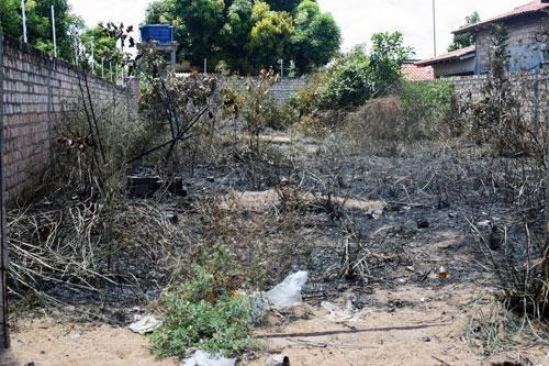 Esse foi o resultado do incêndio em terreno baldio no Cinturão Verde, na noite de segunda-feira (Foto: Antonio Carlos)