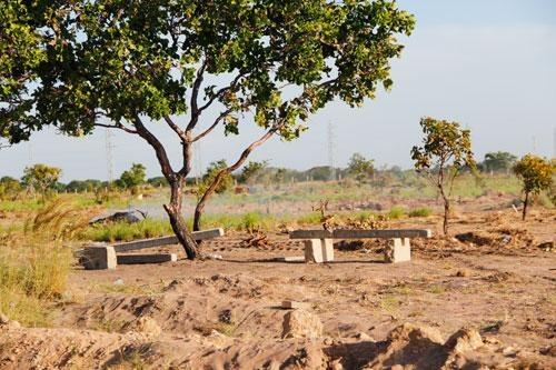 Área de invasão no Cidade Satélite foi desocupada ontem, 10, por guardas municipais e fiscais da Emhur (Foto: Wenderson de Jesus)