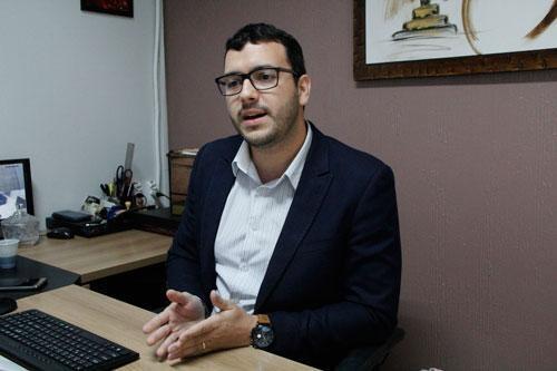 Para o advogado Ângelo Peccini, o golpe pode ser evitado com três cuidados básicos (Foto: Wenderson de Jesus)