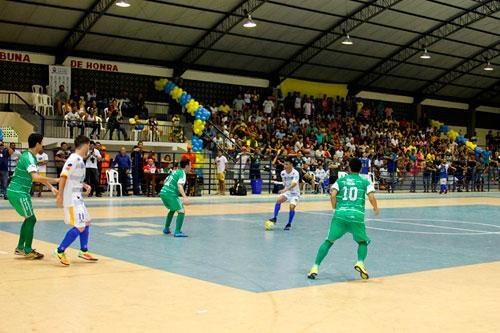 Constelação não soube aproveitar as chances e perdeu em casa (Foto: Reynesson Damasceno)