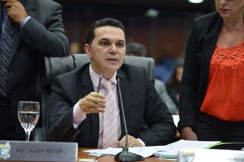 Jalser Renier assinou a ADI, ajuizada junto ao Tribunal de Justiça (Foto: Arquivo/Folha)