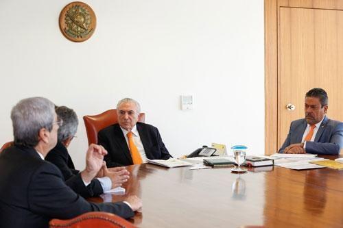 Na reunião foram informados os desdobramentos da decisão presidencial para a retomada da obra que será conduzida pela Eletronorte (Foto: Divulgação)