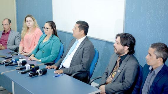 Anúncio foi feito pelo secretário de Justiça e Cidadania, coronel Ronan Marinho, e pela delegada-geral de Polícia Civil, Ednéia Chagas (Foto: Rodrigo Otávio)