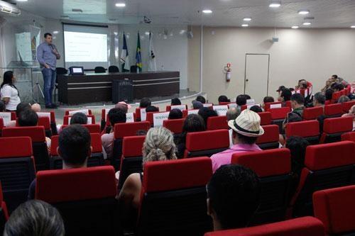 Audiência pública foi realizada na manhã de ontem no auditório da UFRR (Foto: Wenderson de Jesus)