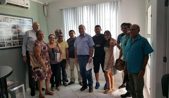 Lideranças dos produtores de Murupu com o vice-governador Paulo Quartiero (Foto: Divulgação)