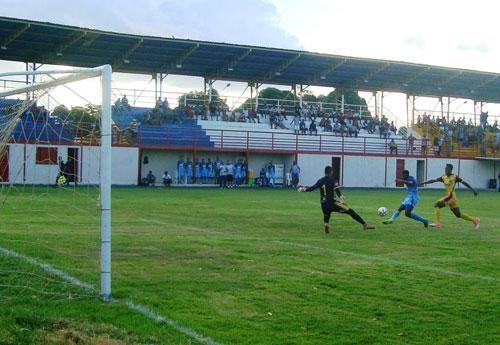 Romanelli abriu o marcador logo aos 5 minutos de jogo (Foto: Ribamar Rocha)