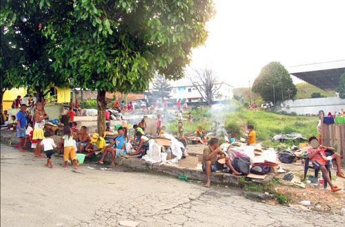 Pacaraima é a porta de entrada para os venezuelanos que fogem da fome na Venezuela (Foto: Arquivo/Folha)