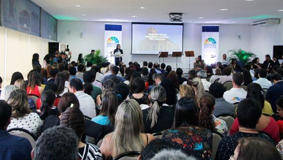 Palestras iniciaram na manhã de ontem e a programação continua hoje, no auditório do Sebrae Roraima (Foto: Wenderson de Jesus)