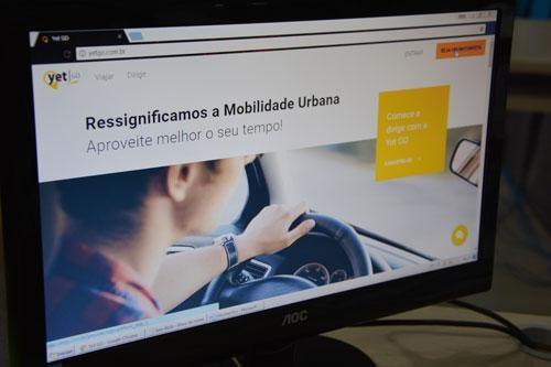 Até taxistas interessados também podem se cadastrar pelo aplicativo ou site (Foto: Rodrigo Otávio)