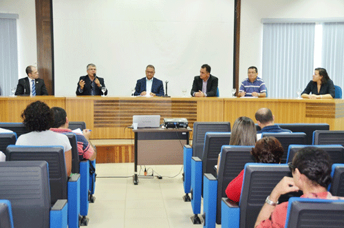 Reunião realizada na UFRR registrou ausência da maioria dos representantes das prefeituras (Foto: RCCaleffi / UFRR)