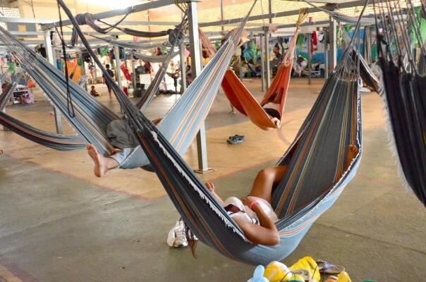 Por conta do atraso, servidores decidiram paralisar as atividades nesta quinta-feira, 15 (Foto: Hione Nunes)