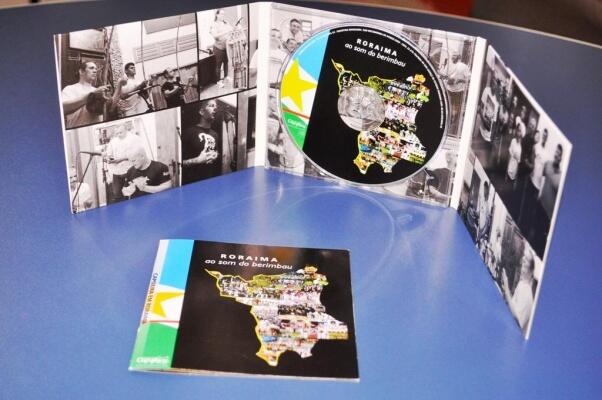 Tanto o CD quanto o livre serão distribuídos gratuitamente entre o público que prestigiar o evento (Foto: Wenderson de Jesus)