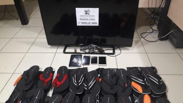Policias Civis recuperaram parte dos materiais roubados de residência no bairro Calungá (Foto: Divulgação)