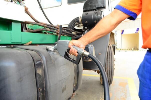 A Petrobras destacou que os donos de postos é quem decidirão se vão ou não aplicar o reajuste (Foto: Nilzete Franco/Folha BV)