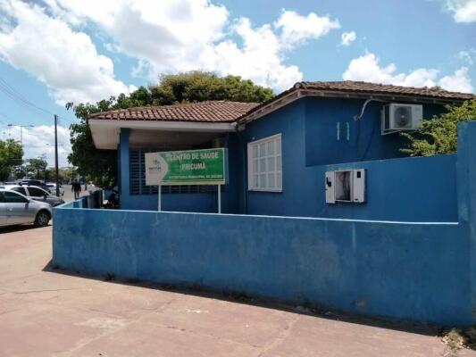 Considerado uma das melhores unidades da capital, Centro de Saúde do Pricumã está sem atendente na parte ambulatorial, segundo usuária (Foto: Minervaldo Lopes/Folha BV)