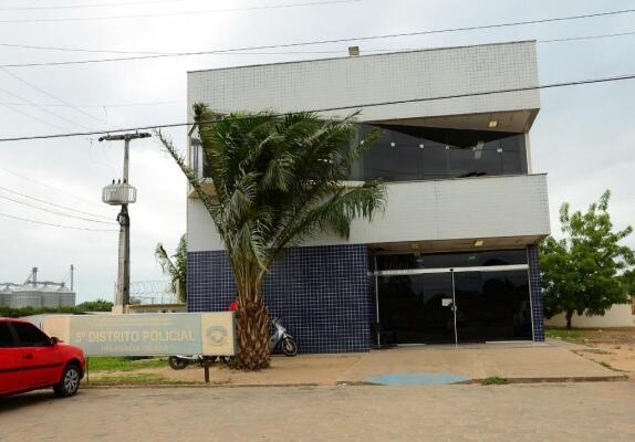 Caso foi registrado no 5º Distrito Policial (Foto: Arquivo Folha)