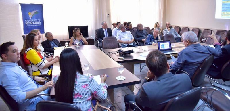 Reunião aconteceu na tarde de ontem no Palácio Senador Hélio Campos (Foto: Fernando Oliveira/Secom-RR)